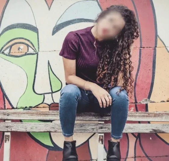 Azzurra, 32 anni